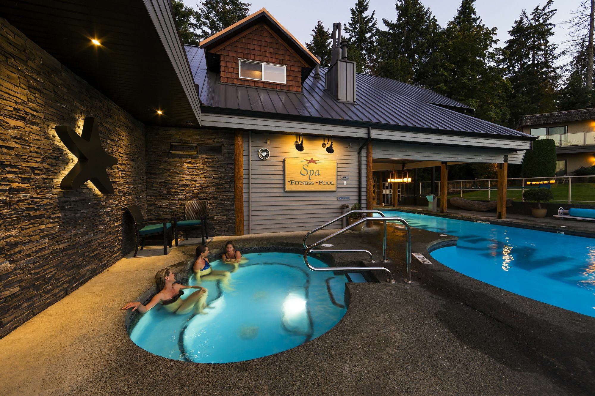 Kingfisher Pacific Resort & Spa 코트니 외부 사진